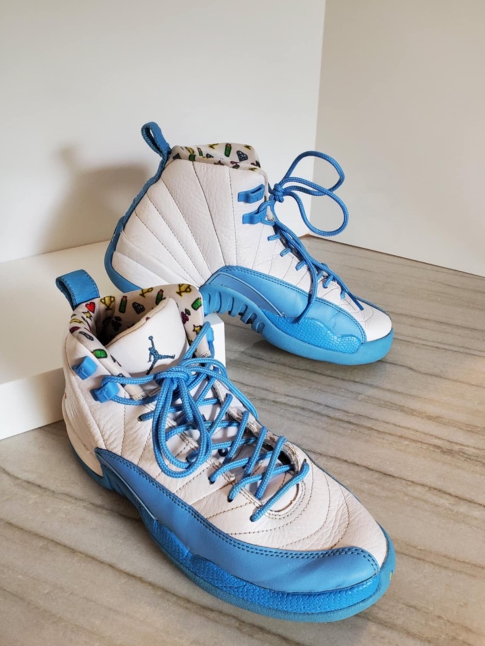 Nike Air Jordan 12 Retro DQ4365-114 Blue White GS Shoes Size 6Y 'Emoji' - Picture 3 of 12